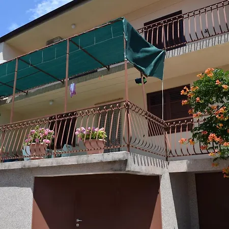 Apartment Apartman Srima Iv/2 *
