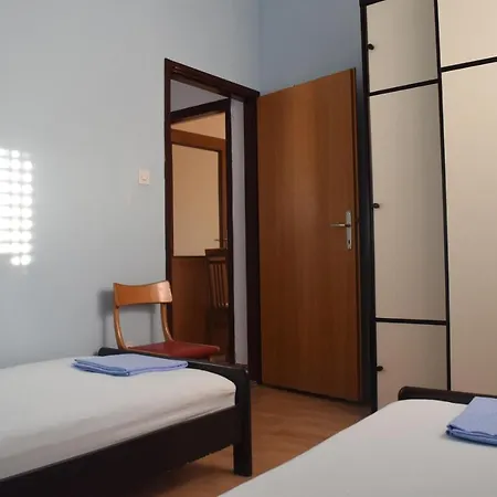 Apartman Srima Iv/2 *